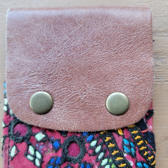🌎👽 Free People Boho Embroidered Repurposed vtg banjara hippie Wallet card case - Picture 7 of 16